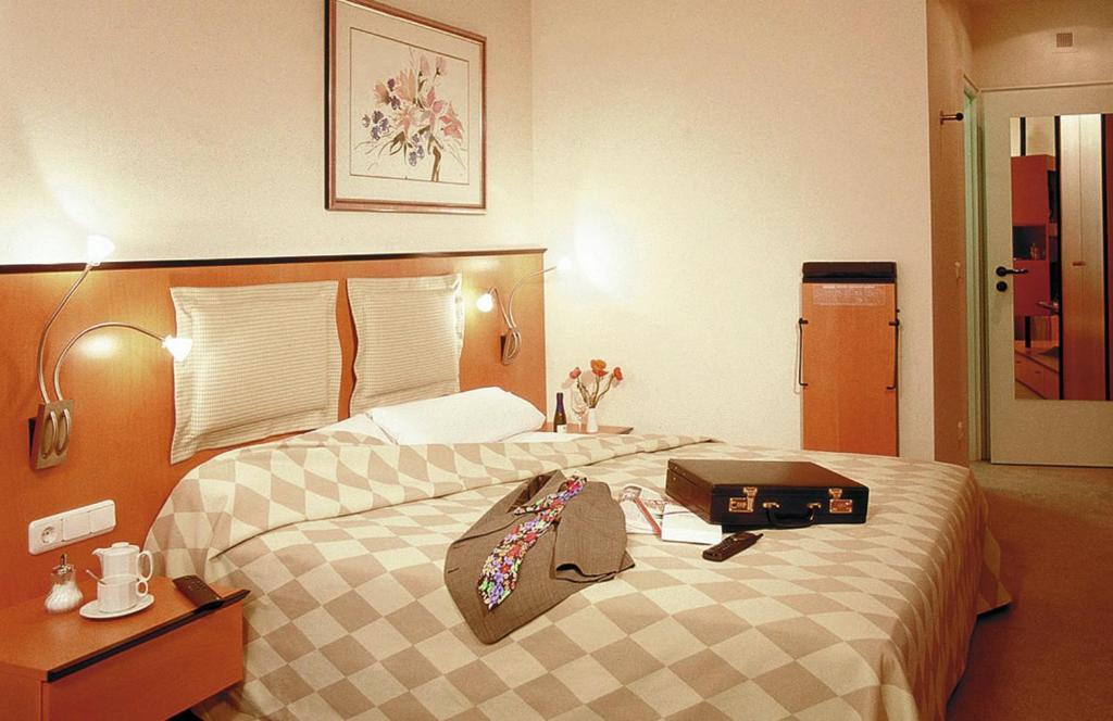 Hotel Am Rathaus Augusta Esterno foto