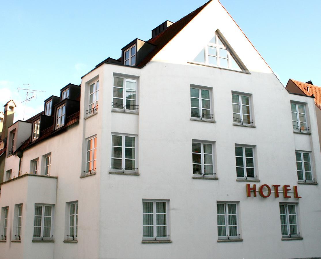 Hotel Am Rathaus Augusta Esterno foto
