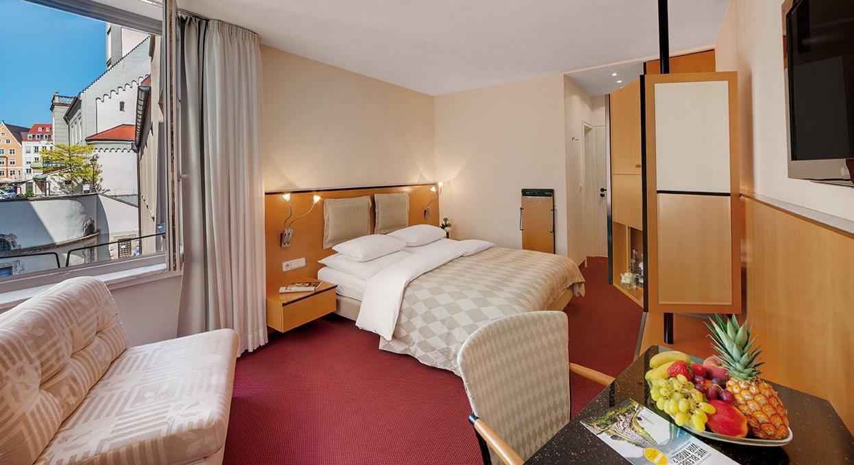 Hotel Am Rathaus Augusta Esterno foto